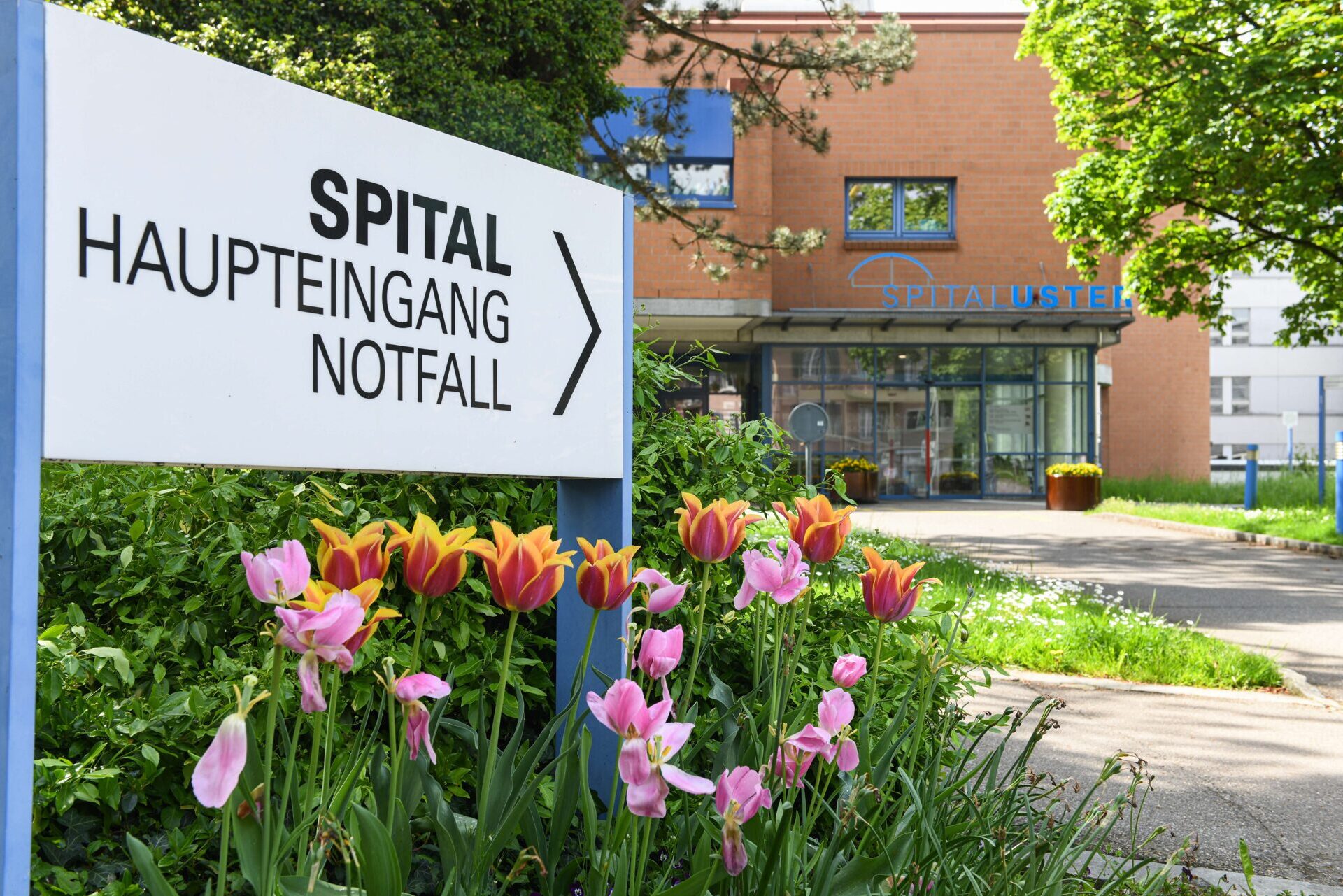 Spital Haupteingang